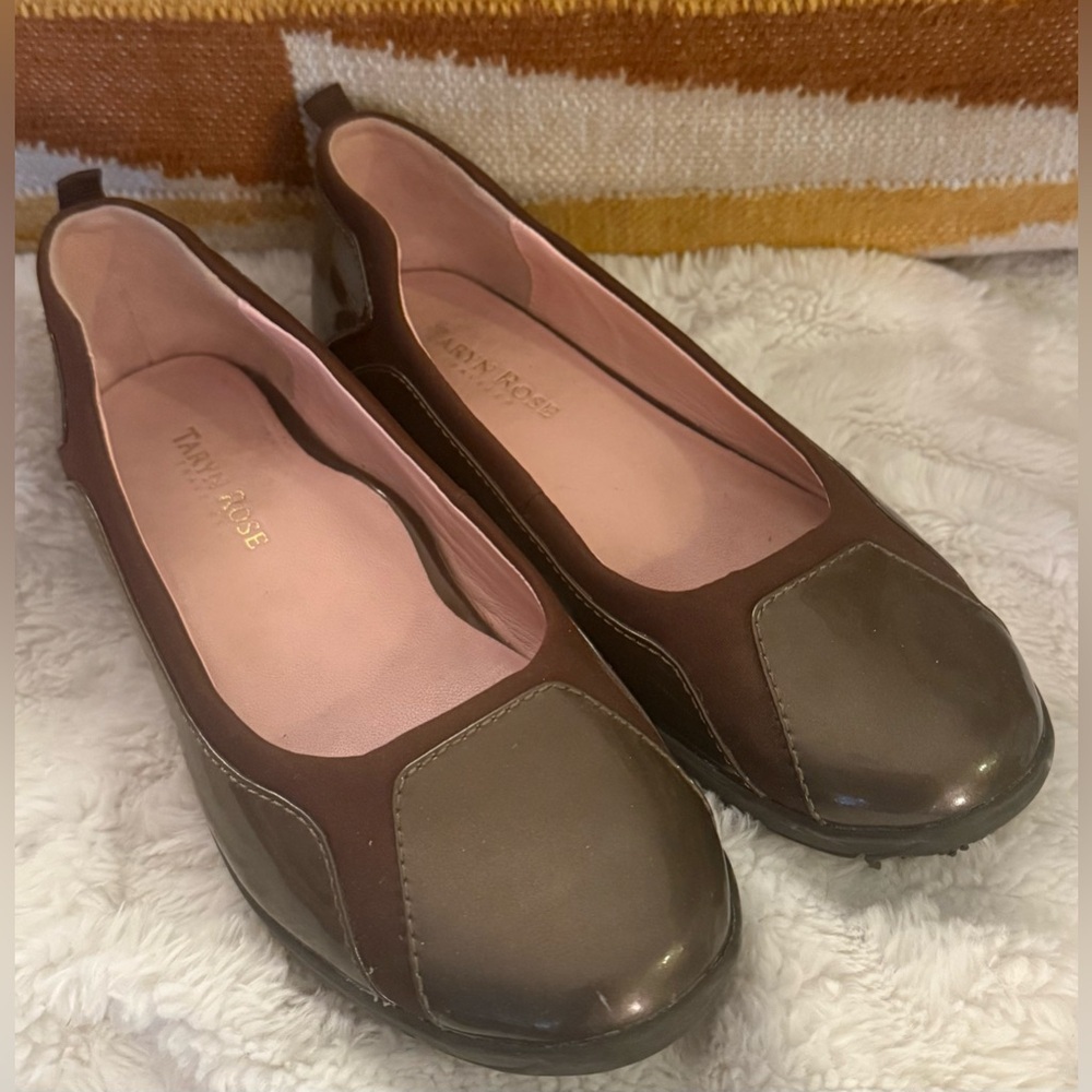 Taryn Rose Adin Ballet Flats Women’s 7M Taupe Brown Patent Leather Comfort Shoes